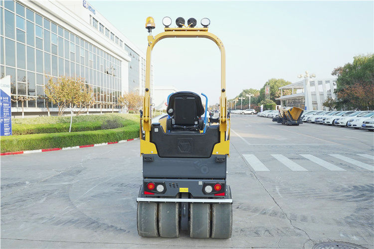 XCMG Official new 3 ton mini vibratory road roller machine XD120VT for European and American price